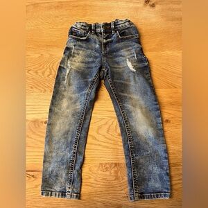 Stylish Distressed Blue Jeans with adjustable waist. Mayoral, size 5.
